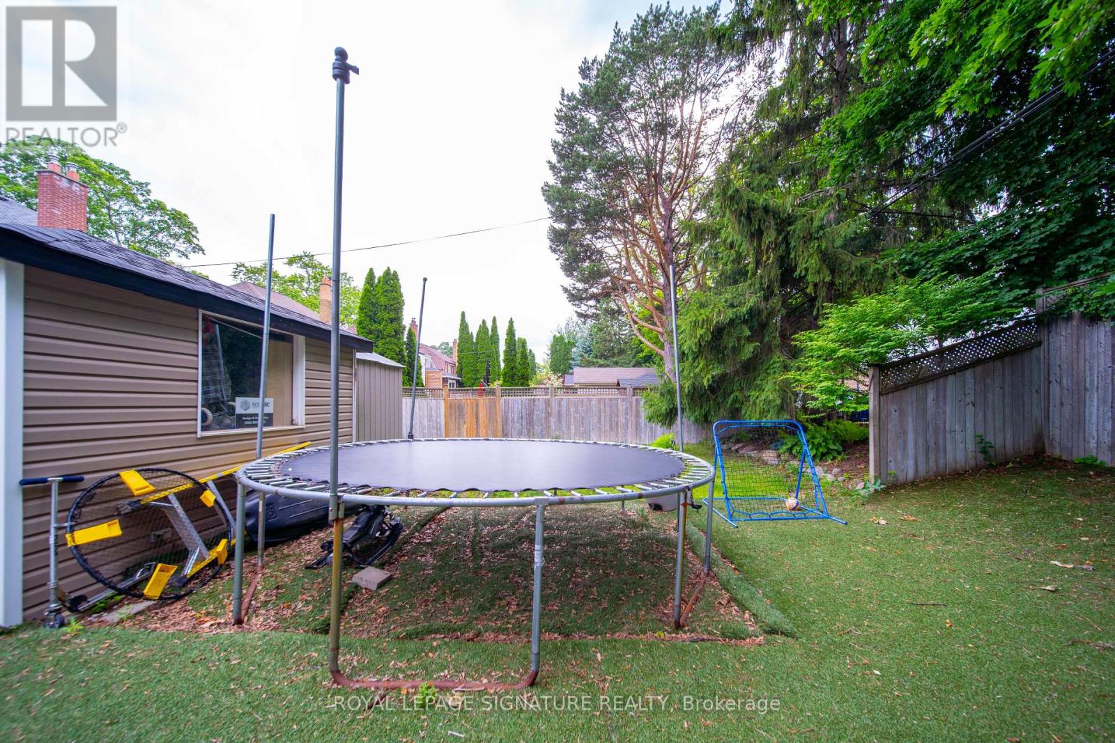 132 GLENVALE BOULEVARD - Image 33