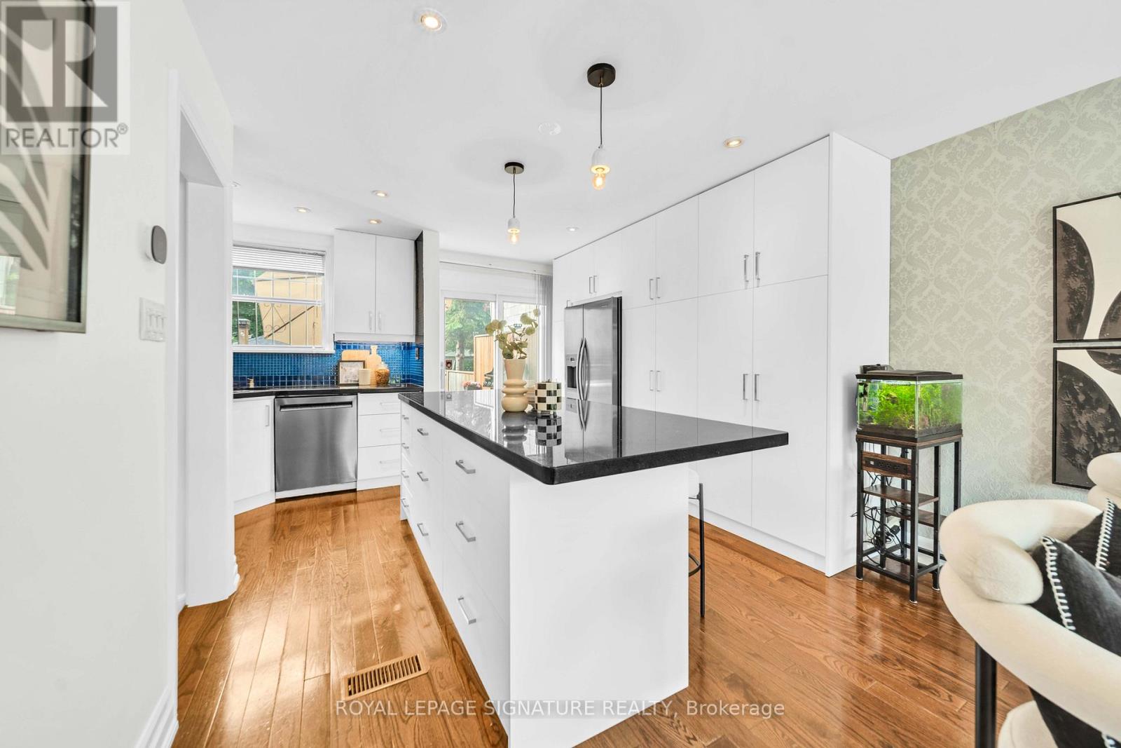 132 GLENVALE BOULEVARD - Image 7