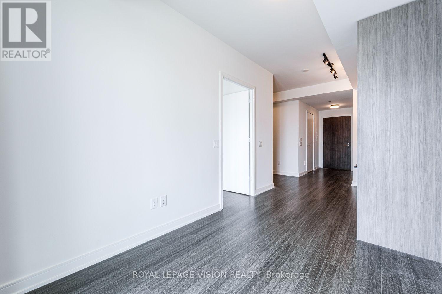#1008 425 FRONT STREET E - 15