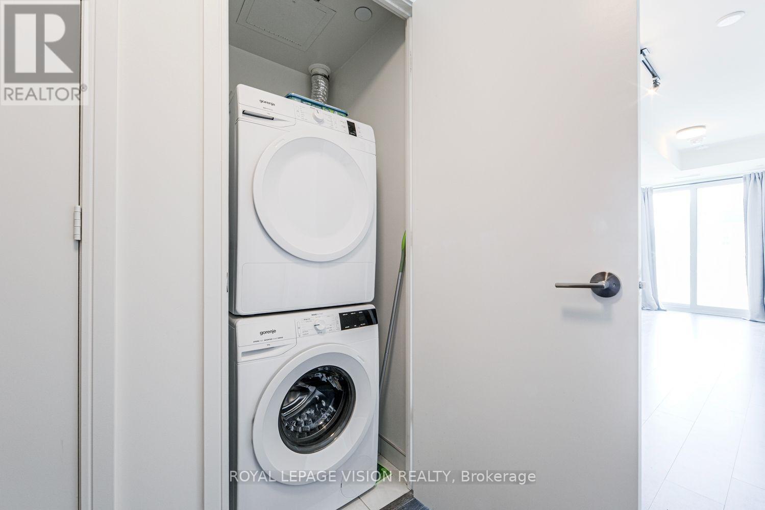 #1008 425 FRONT STREET E - 5
