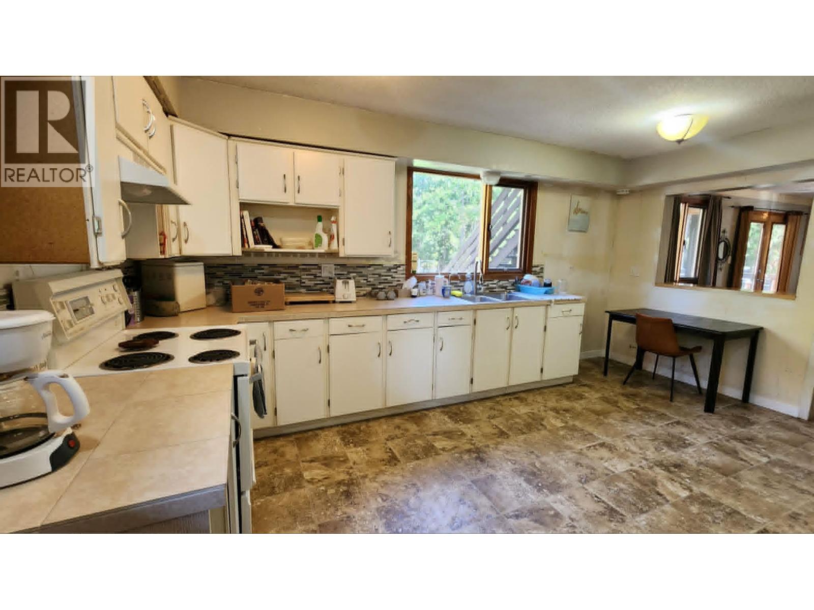 63 Begbie Road - 34