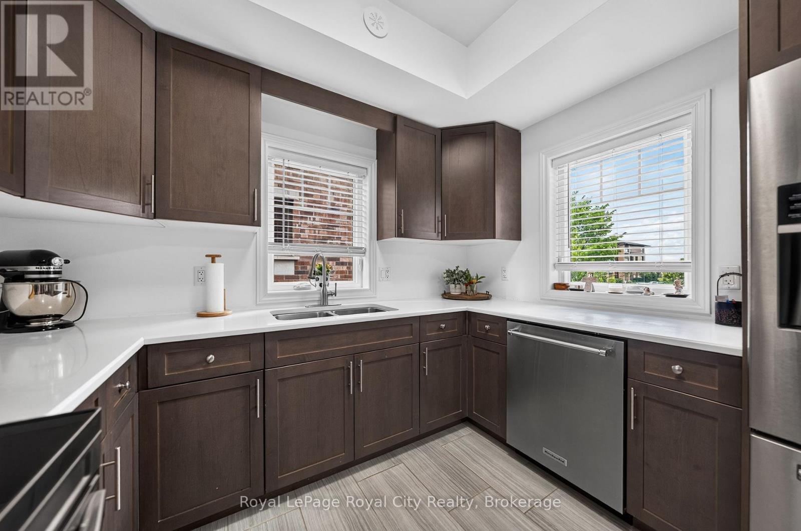 #30 39 KAY CRESCENT - Image 25
