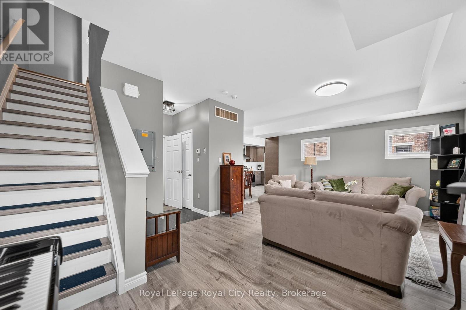 #30 39 KAY CRESCENT - Image 32