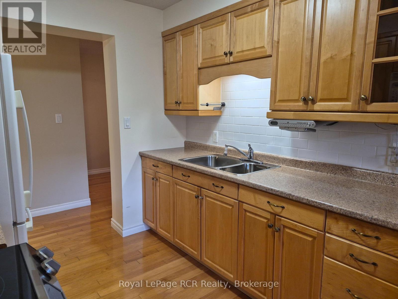 #102 536 11TH AVENUE - 10