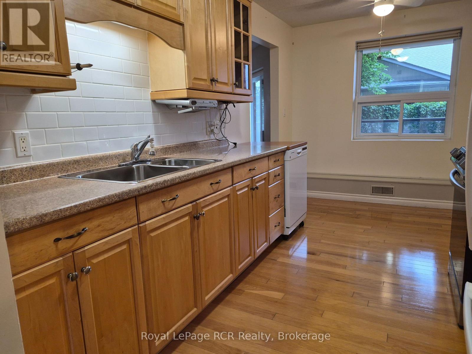 #102 536 11TH AVENUE - 6