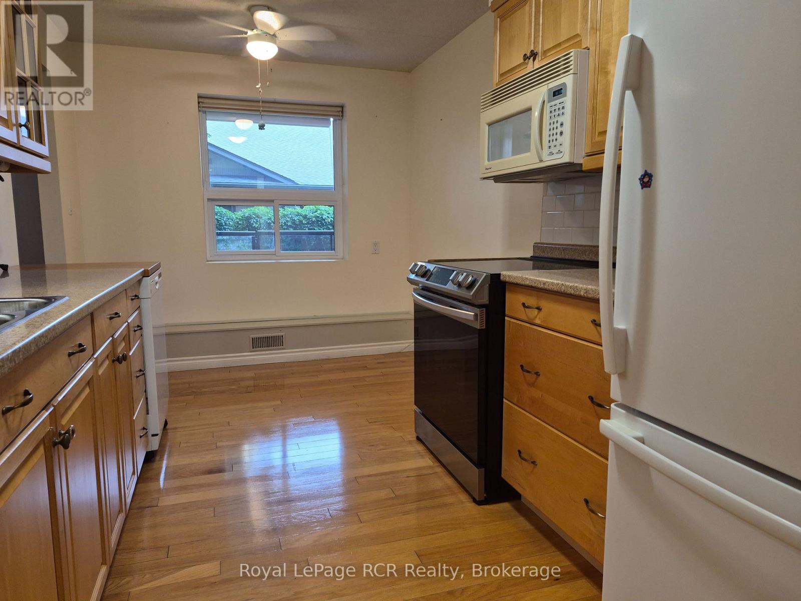 #102 536 11TH AVENUE - 7