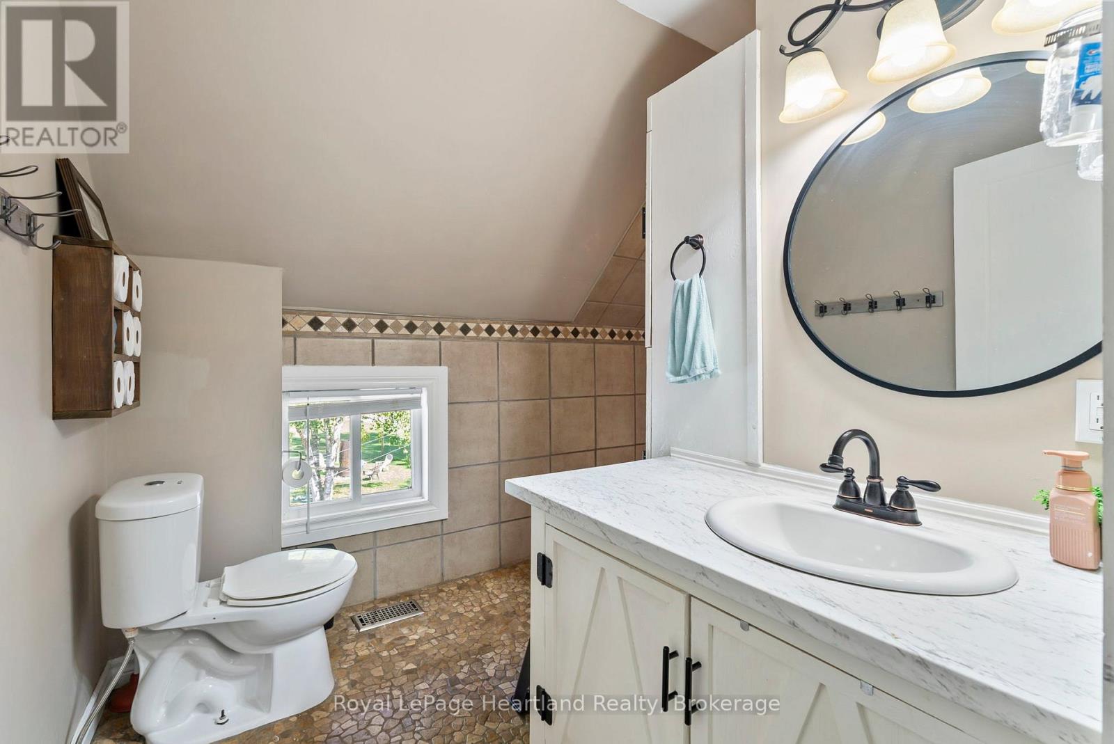 555 RAGLAN STREET - Image 26