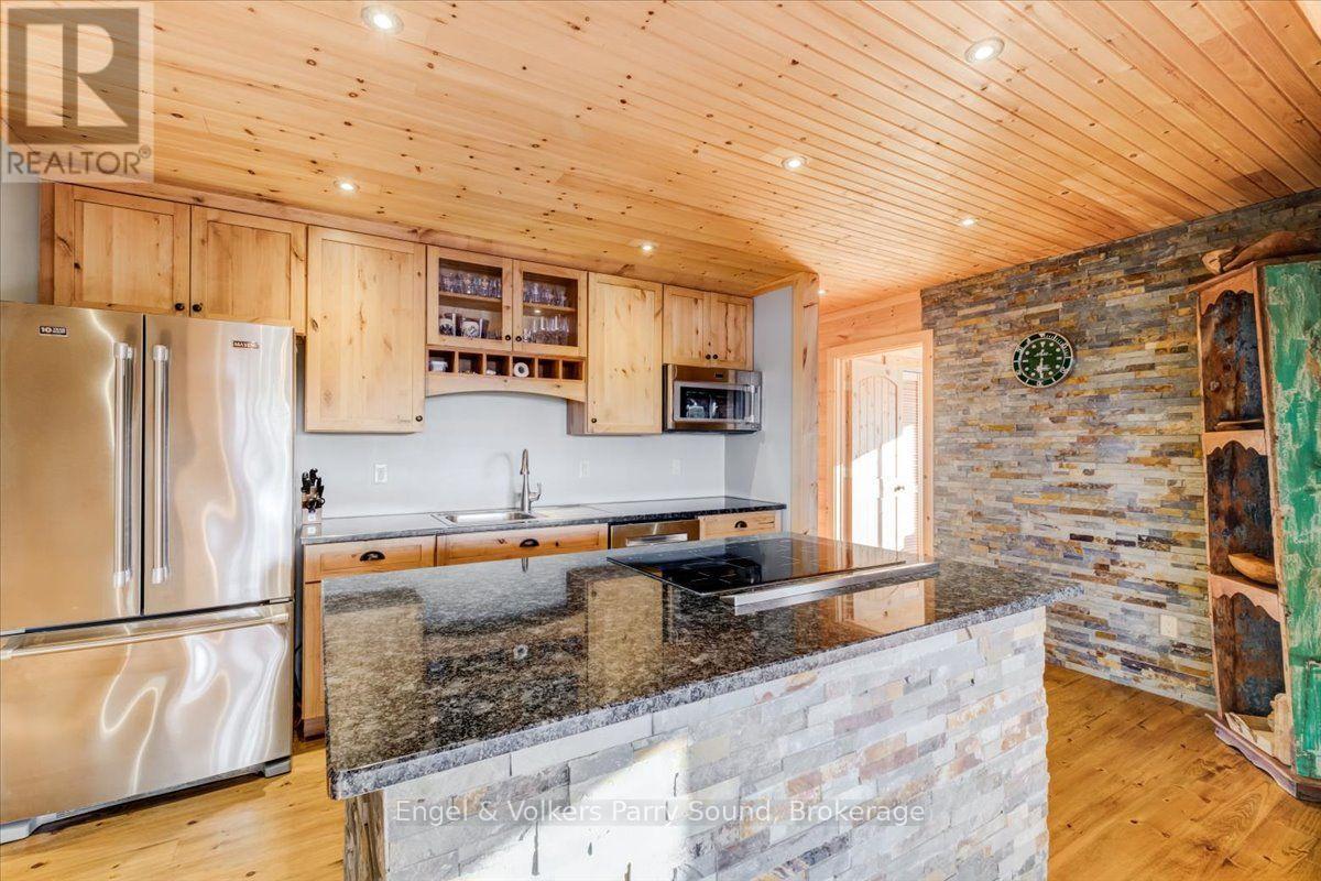 4 263 C (LANGHORN) ISLAND - 12