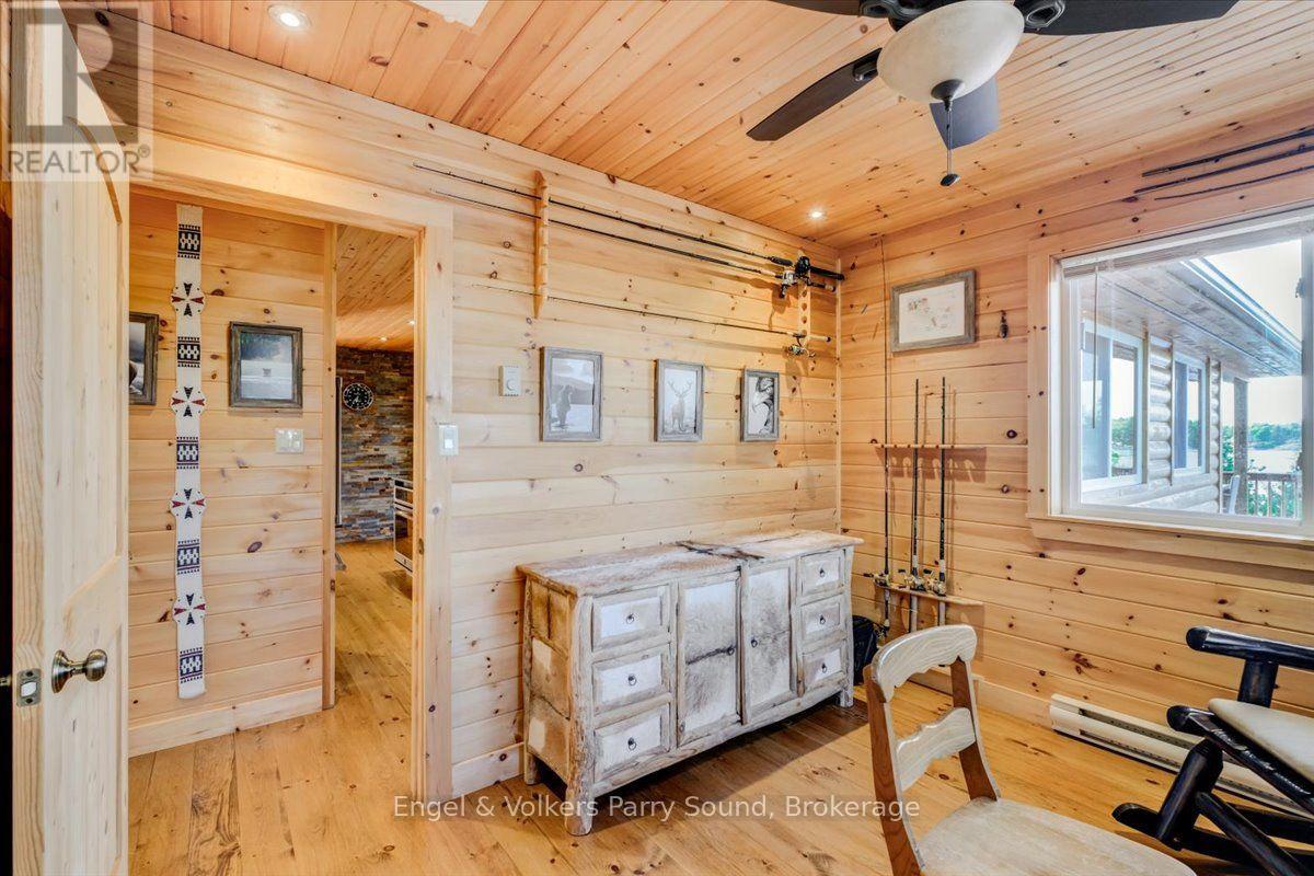 4 263 C (LANGHORN) ISLAND - 18