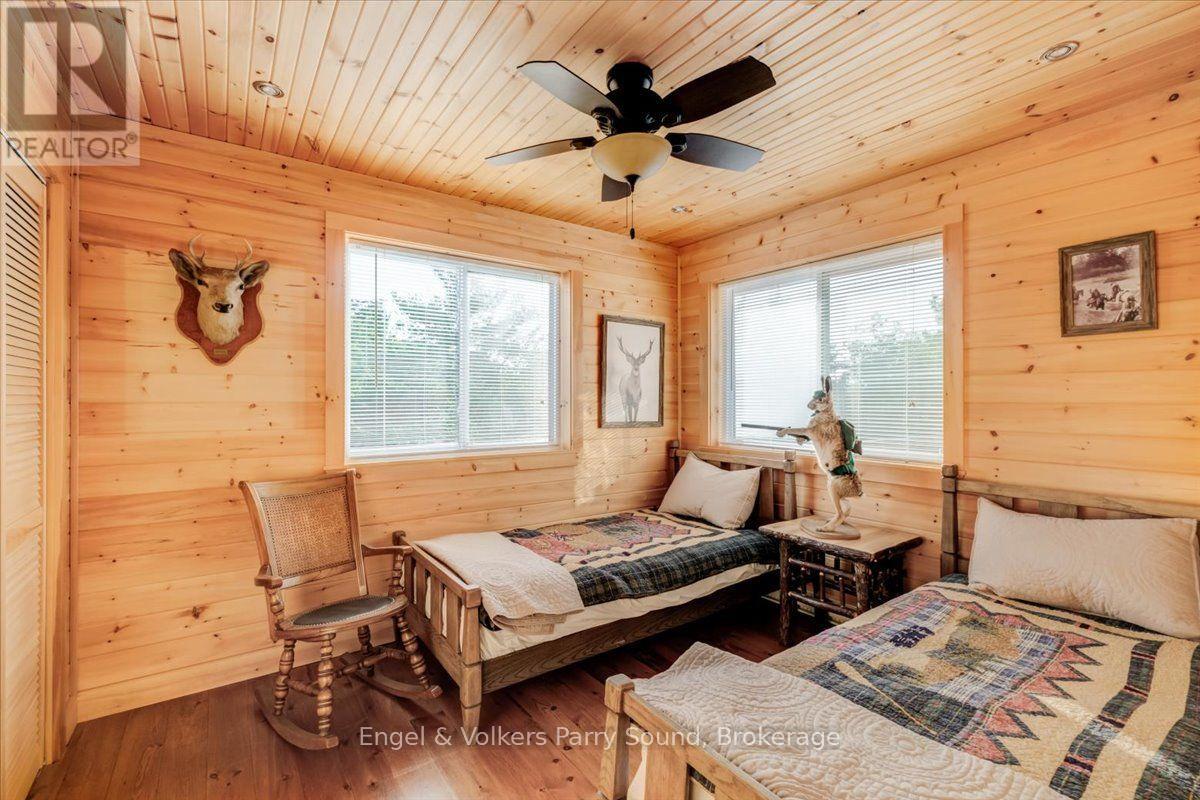 4 263 C (LANGHORN) ISLAND - 24