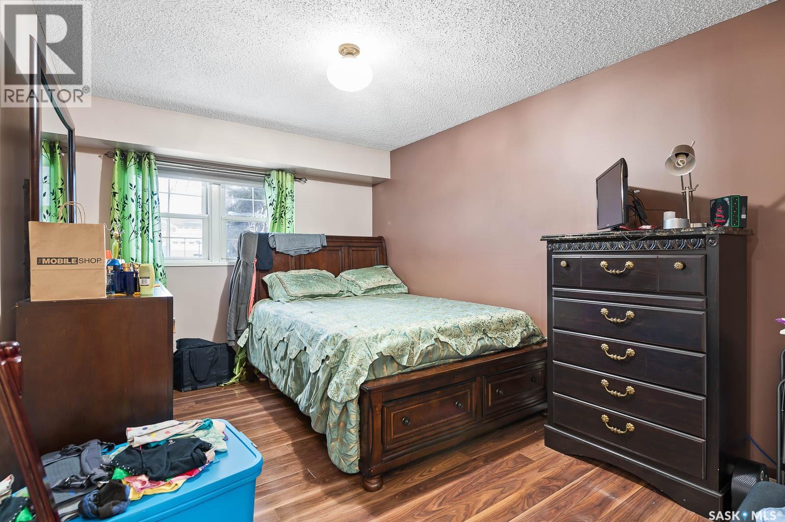#4008 DEWDNEY AVENUE - 16