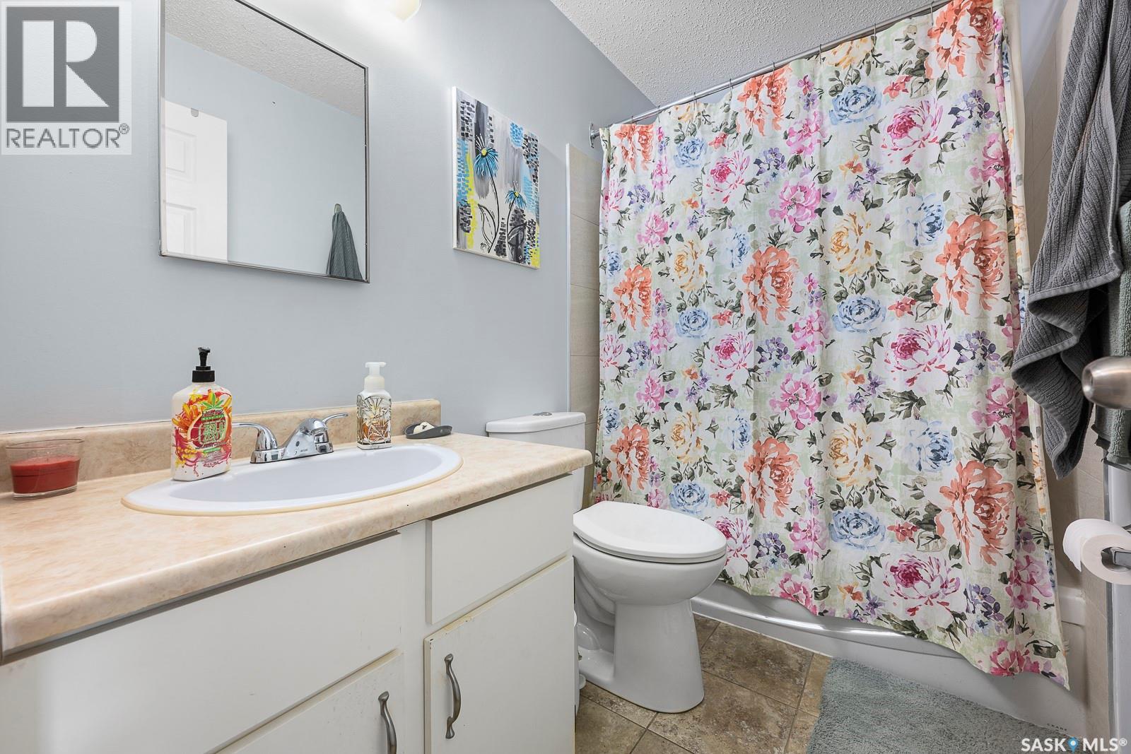 #4008 DEWDNEY AVENUE - 11