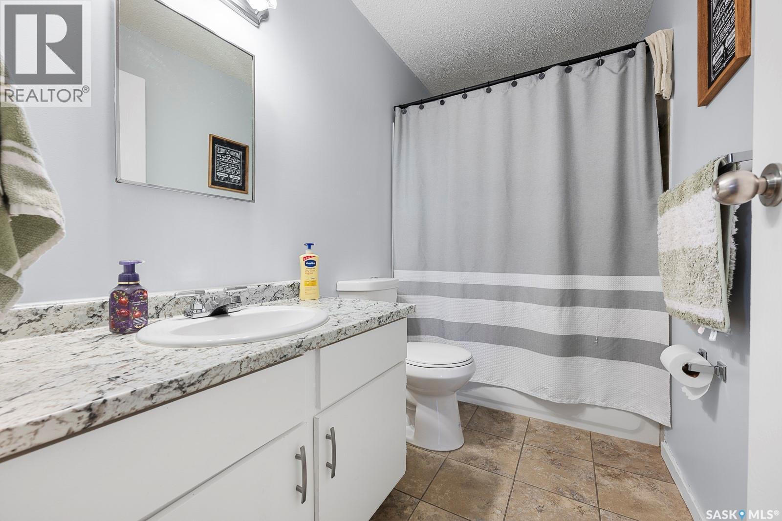 #4008 DEWDNEY AVENUE - 9