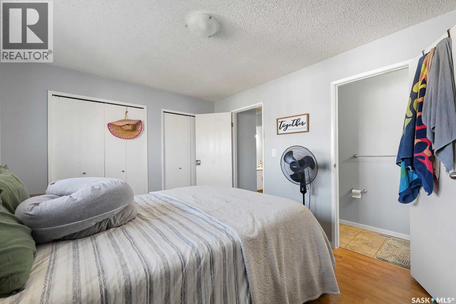 #4008 DEWDNEY AVENUE - 27