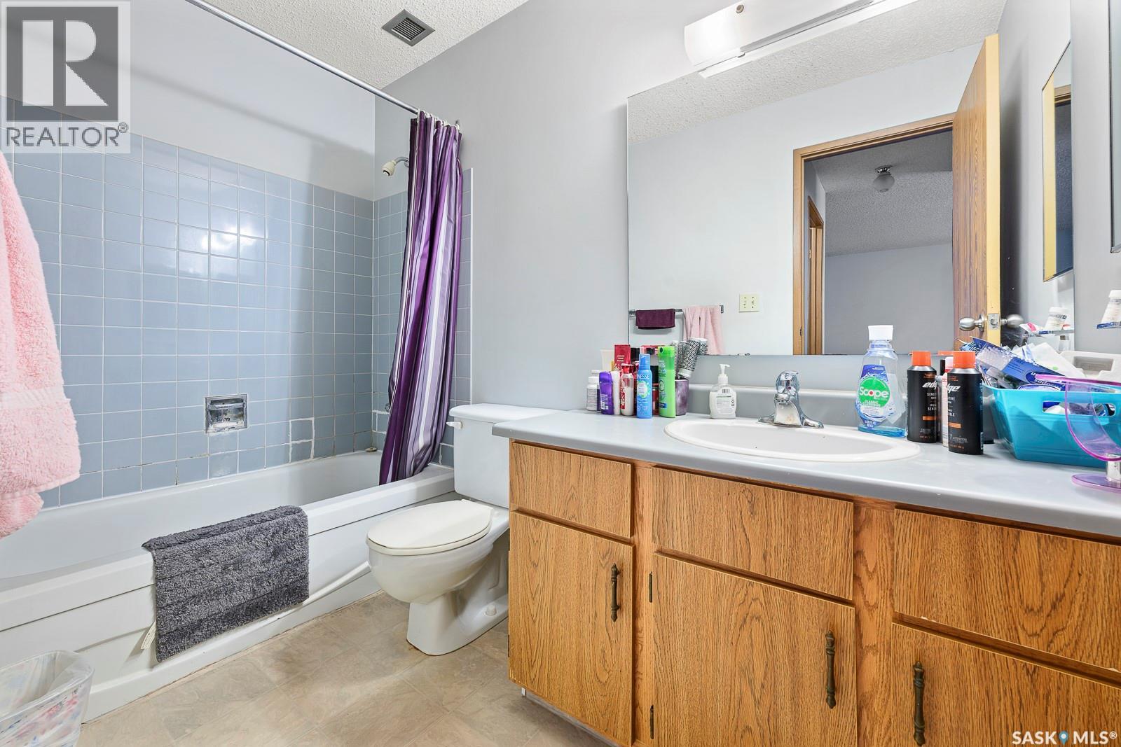 #4008 DEWDNEY AVENUE - 26