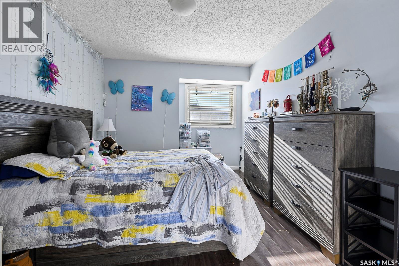 #4008 DEWDNEY AVENUE - 8