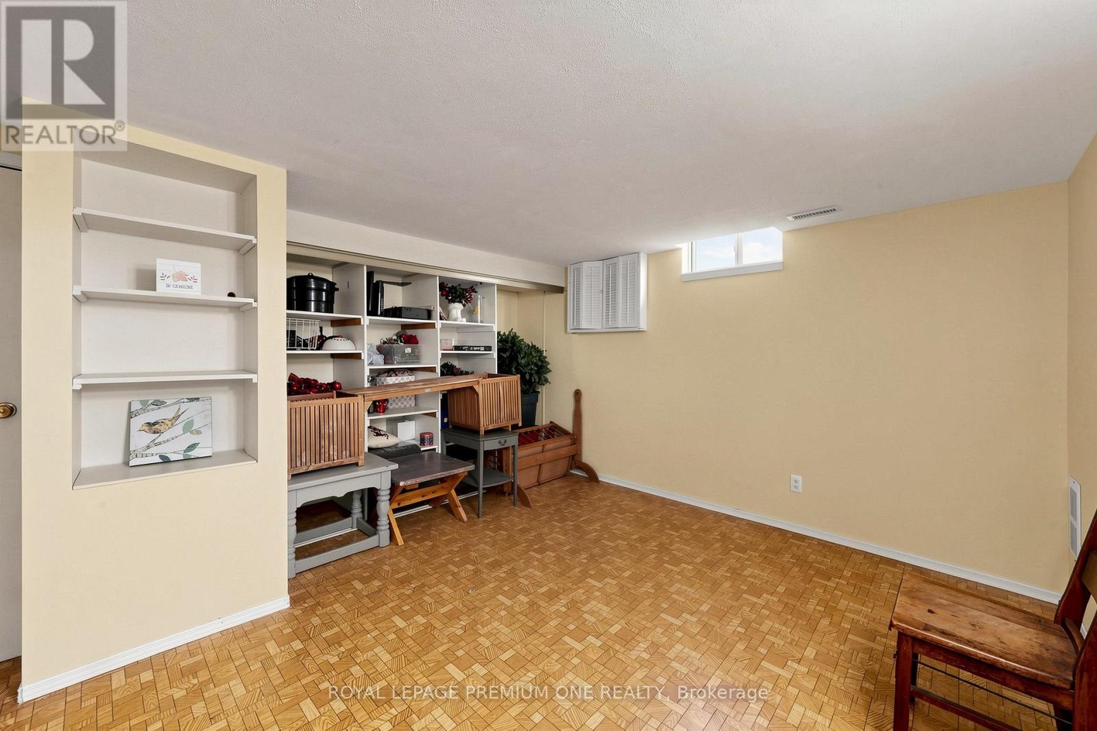 4 PROUT DRIVE - 22