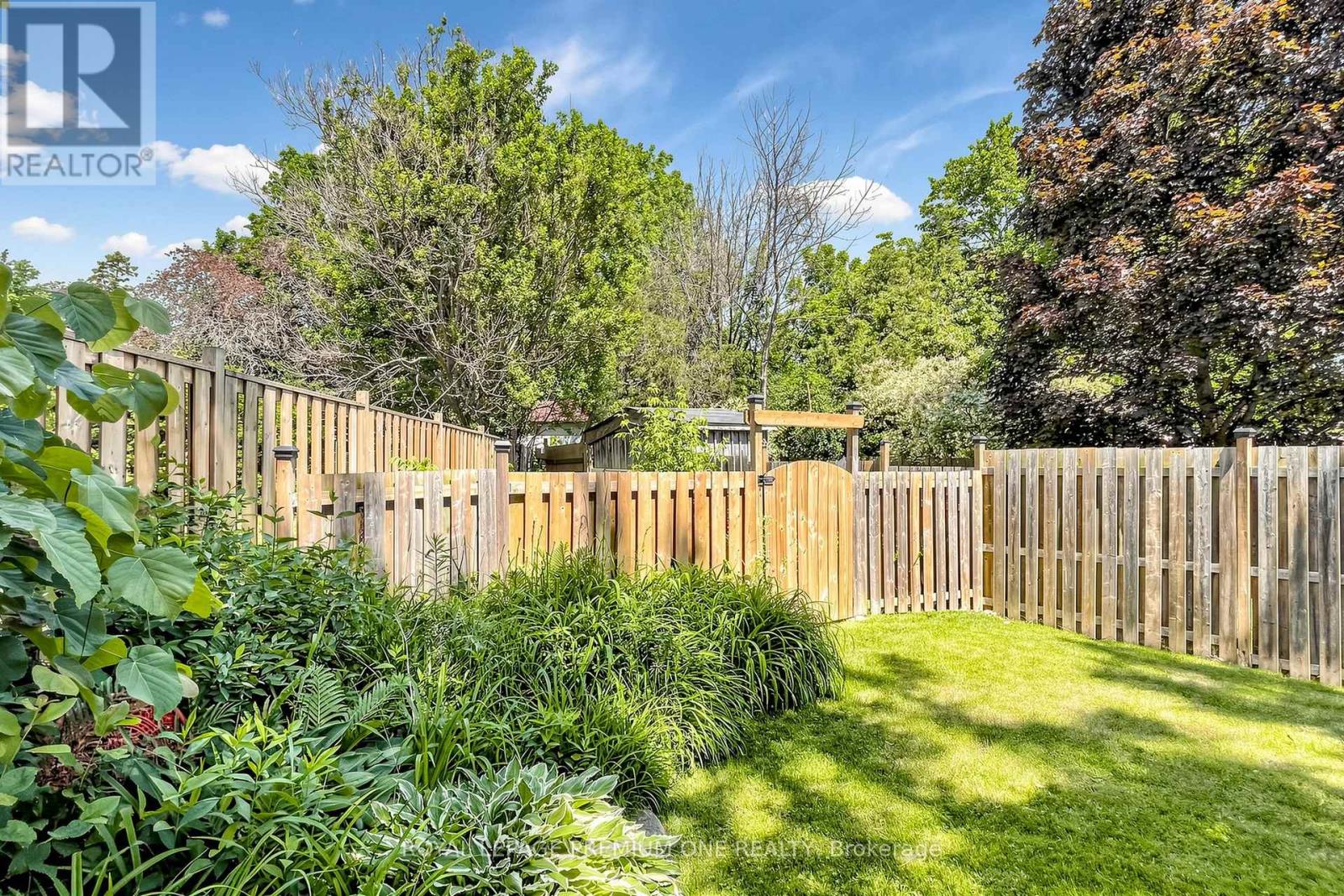 4 PROUT DRIVE - 27