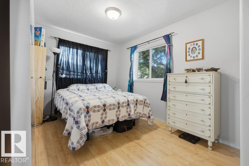 9530 122 AV NW - 18