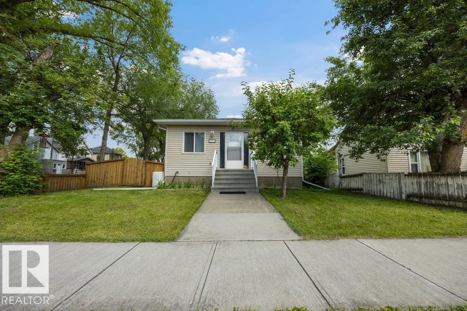 9530 122 AV NW - 2