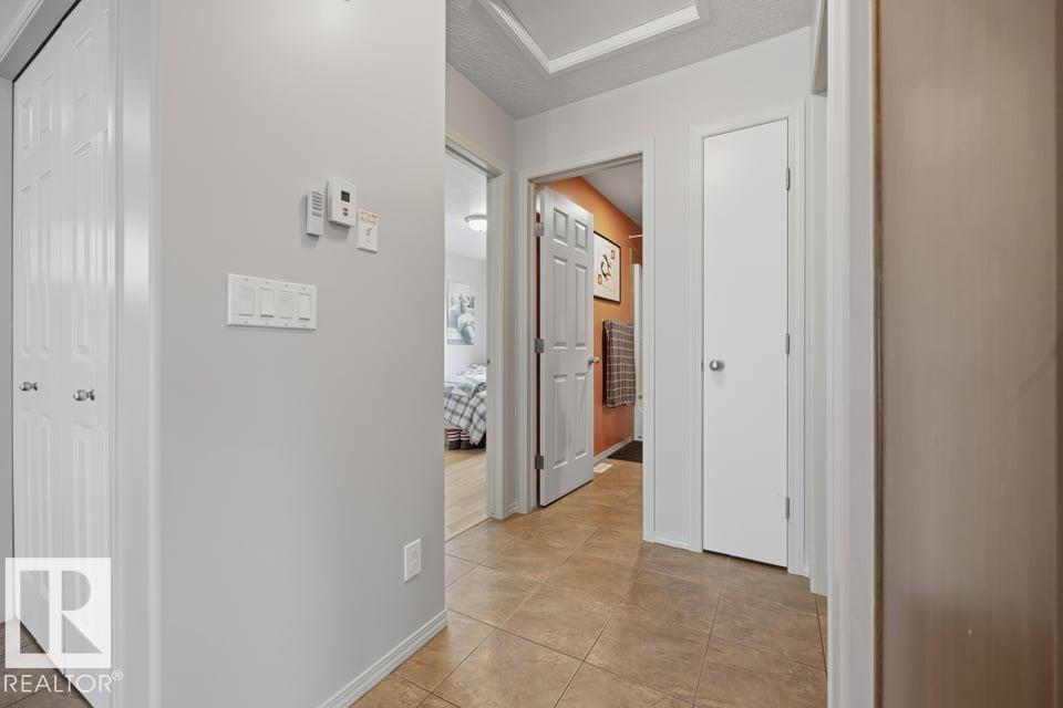 9530 122 AV NW - 14