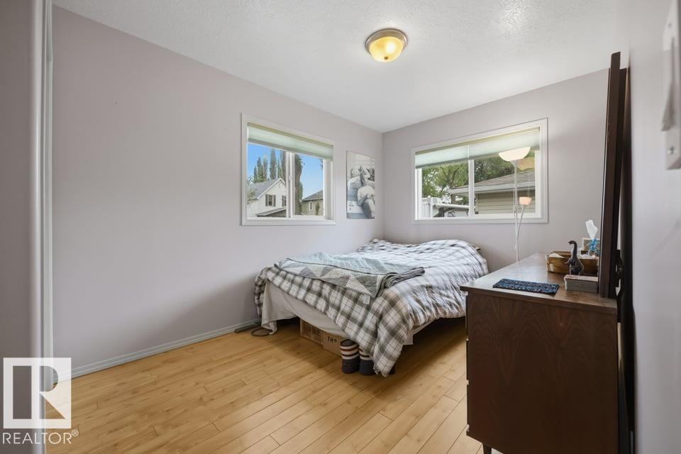 9530 122 AV NW - 15