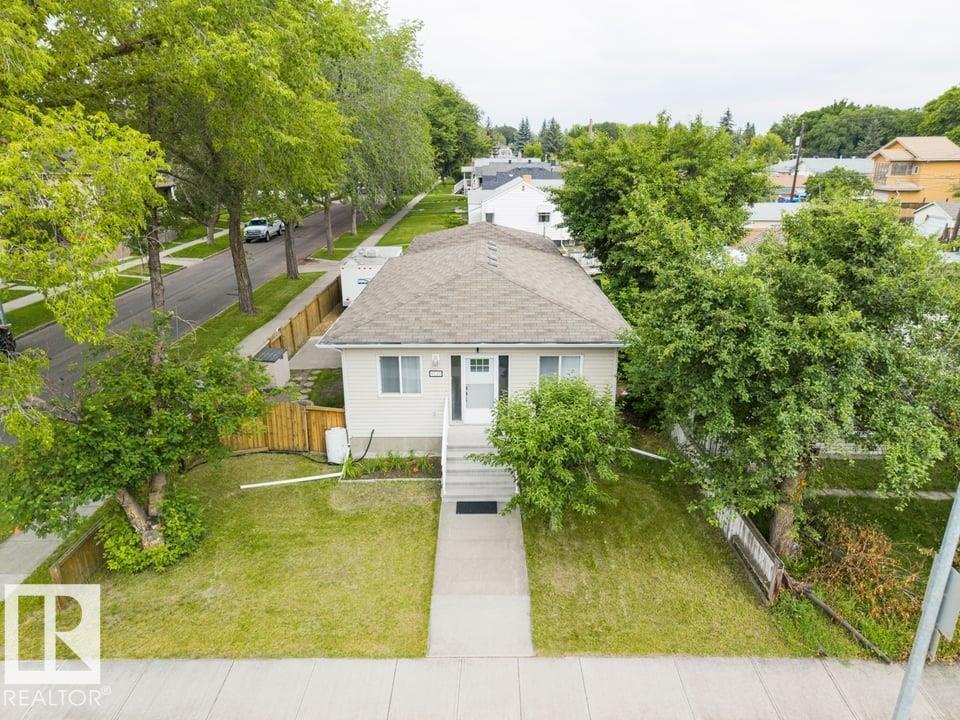 9530 122 AV NW - 35