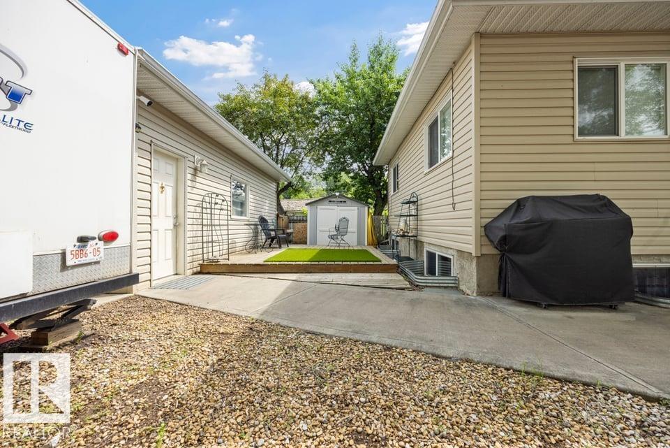 9530 122 AV NW - 30