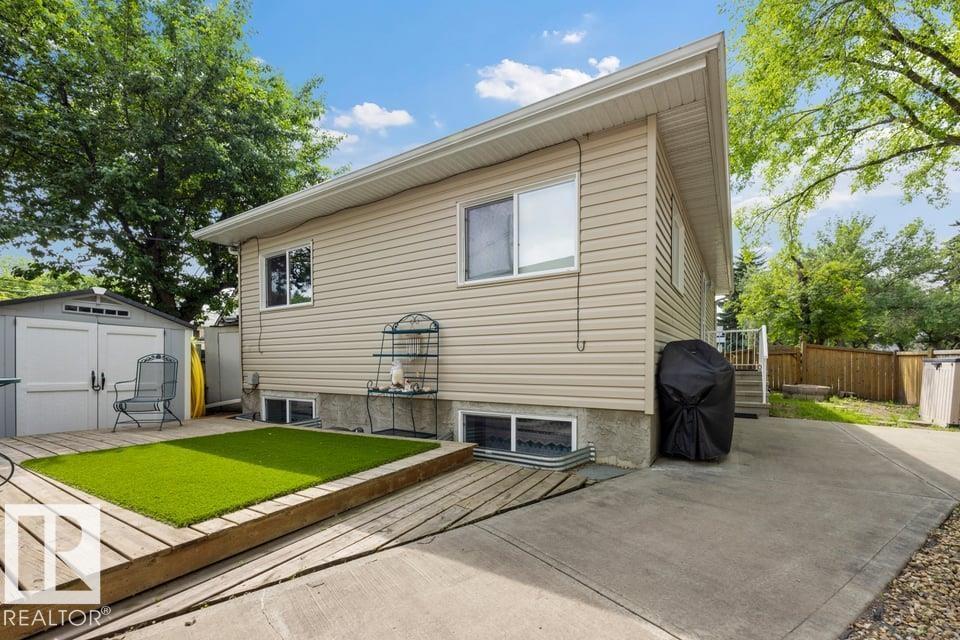 9530 122 AV NW - 31