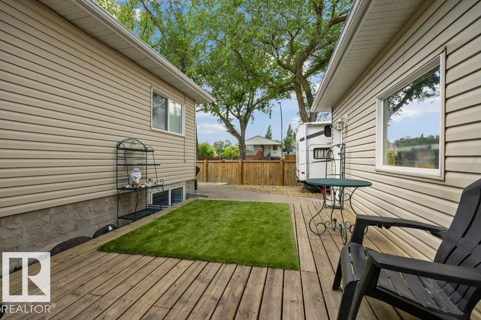 9530 122 AV NW - 32