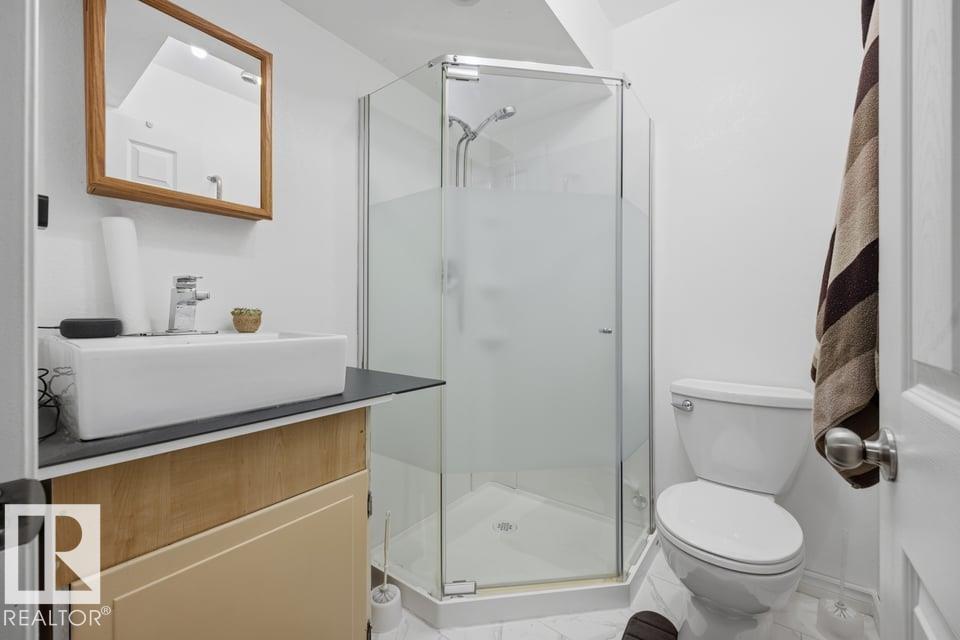 9530 122 AV NW - 22