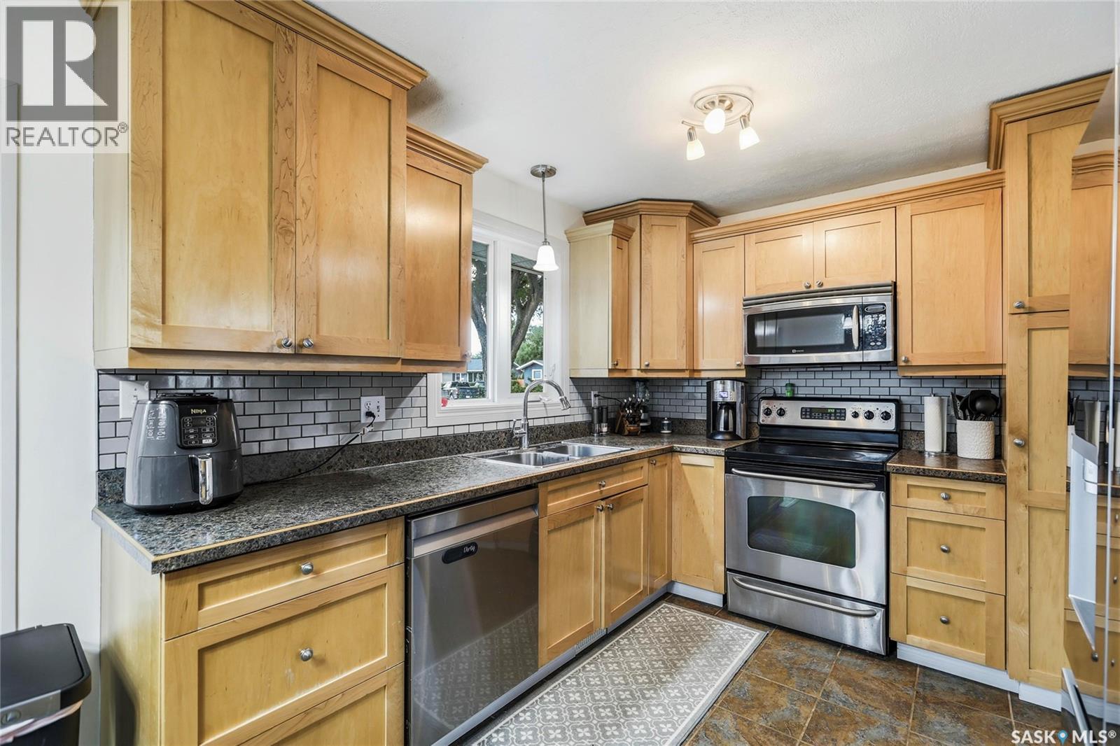 251 Sangster BOULEVARD - 3