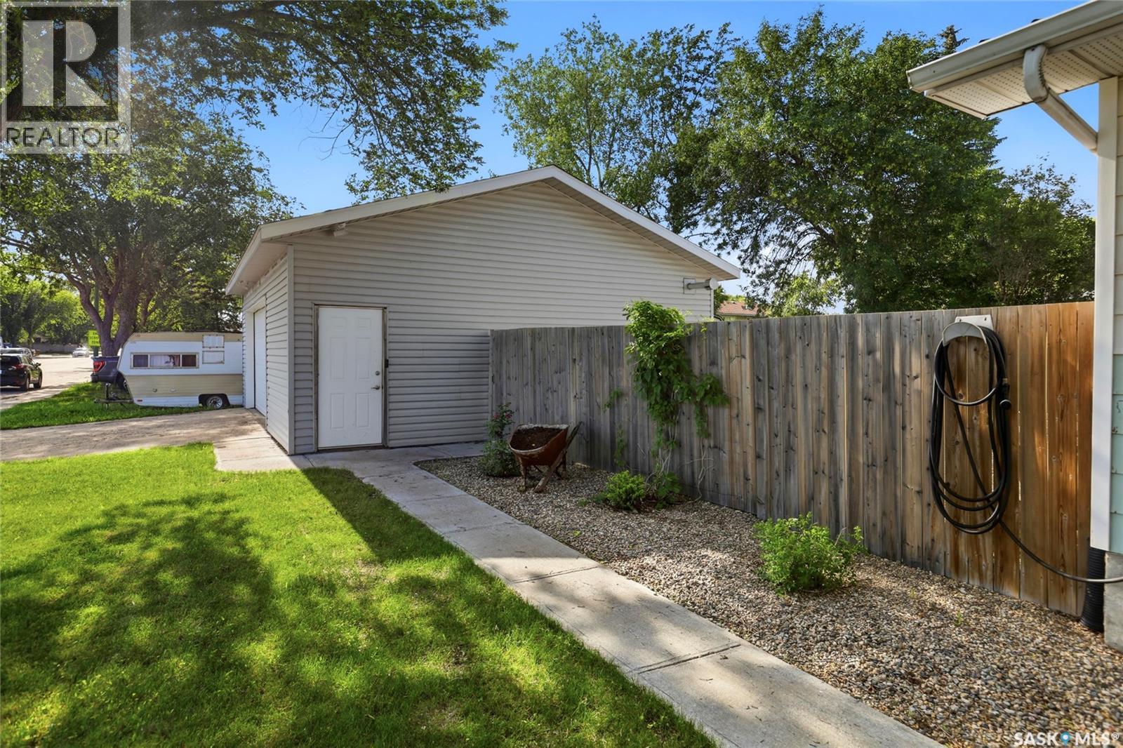 251 Sangster BOULEVARD - 35
