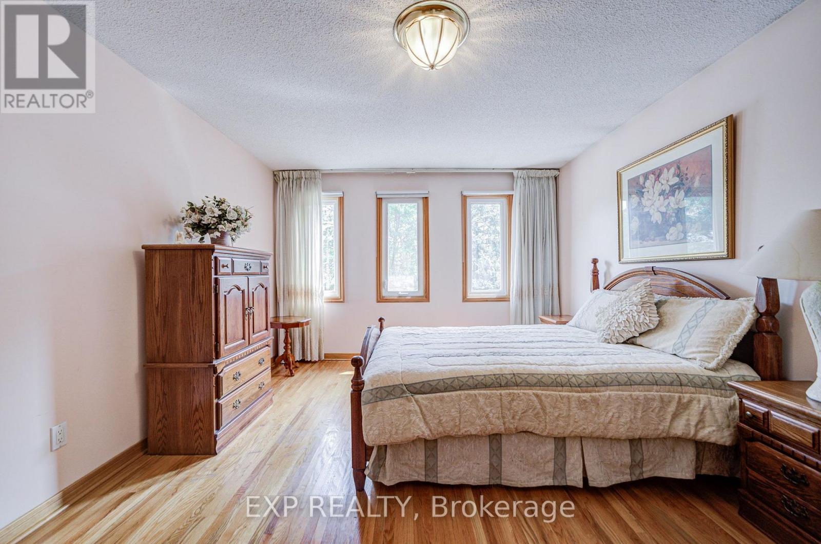 46 EDEN AVENUE - 24