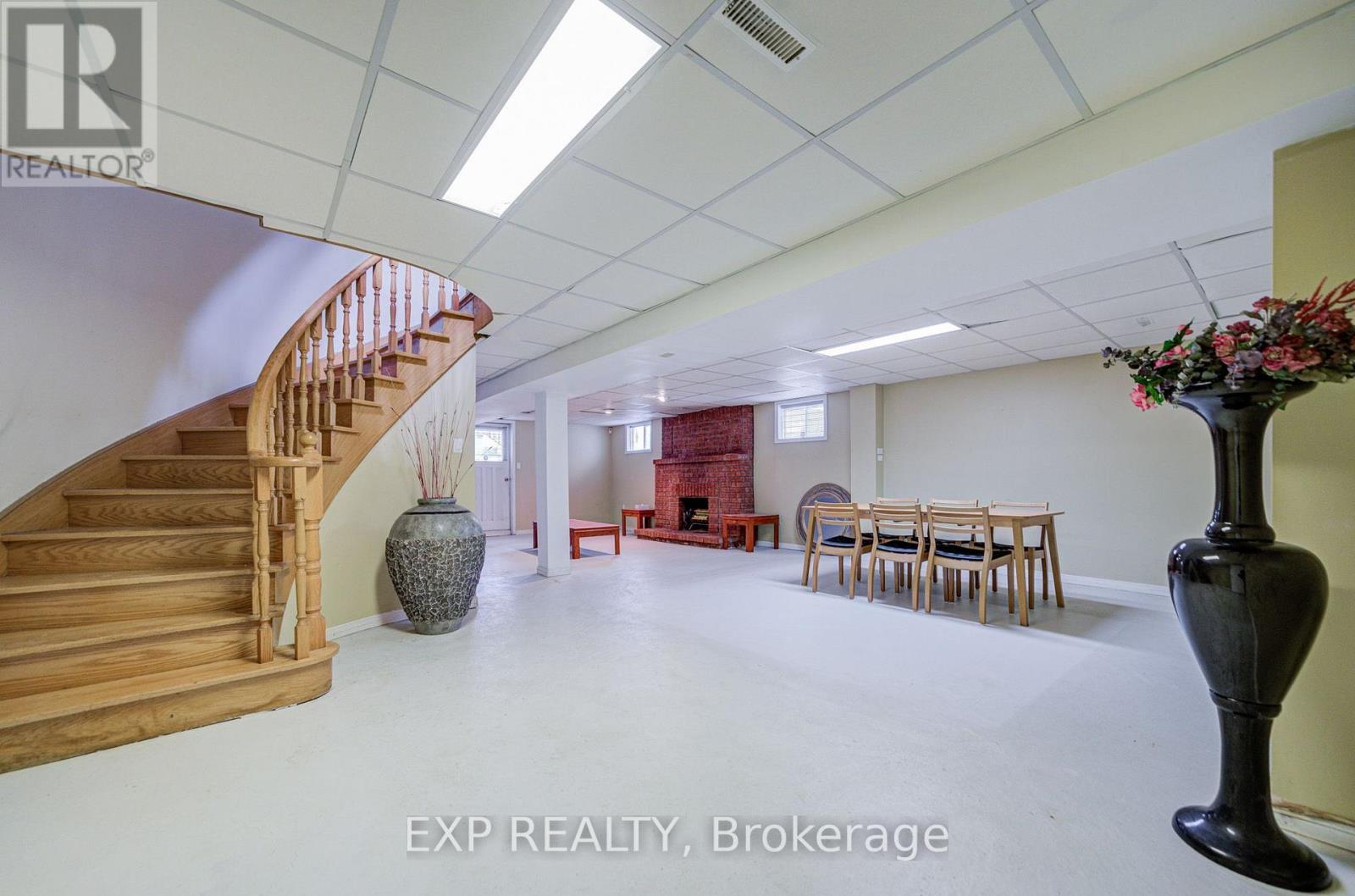 46 EDEN AVENUE - 28