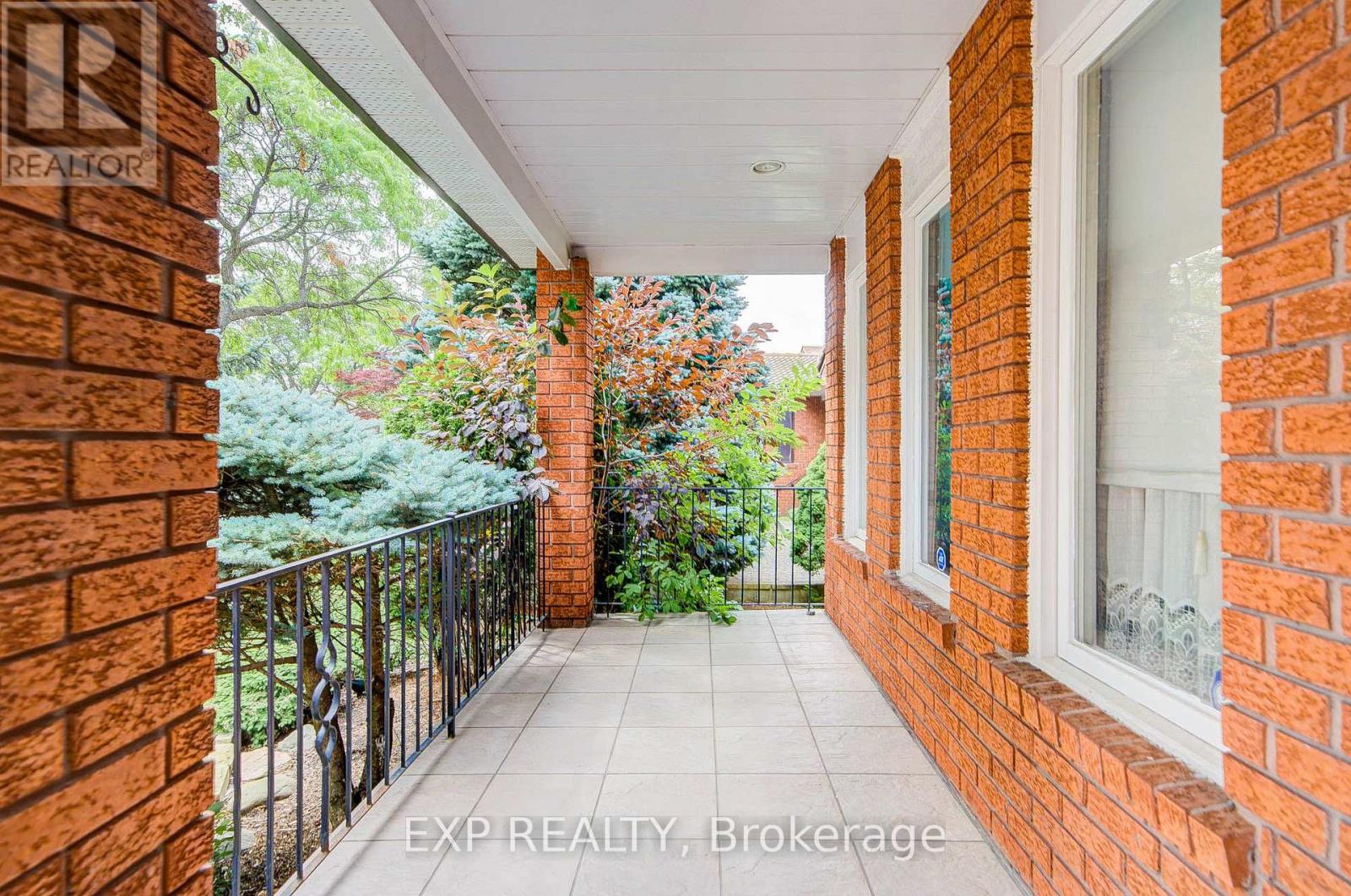 46 EDEN AVENUE - 3
