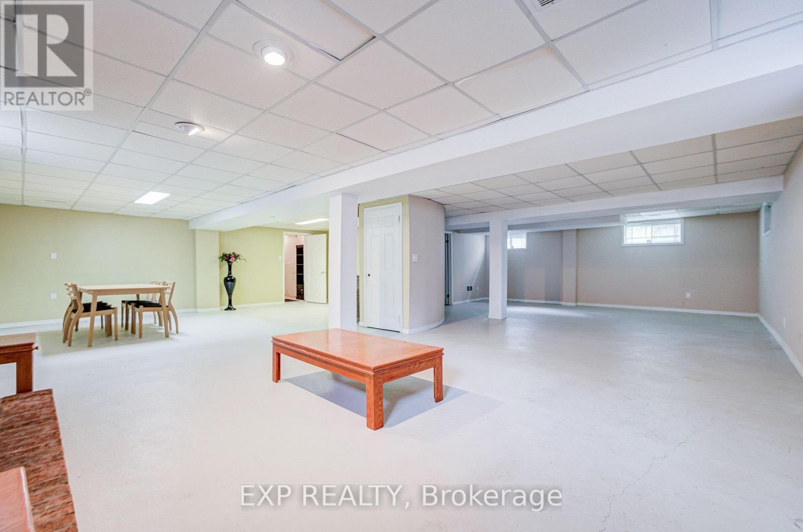 46 EDEN AVENUE - 31