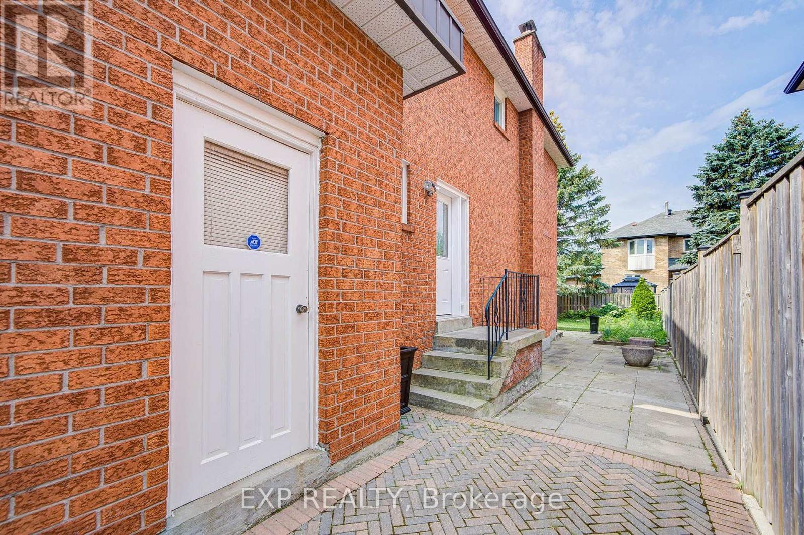 46 EDEN AVENUE - 33