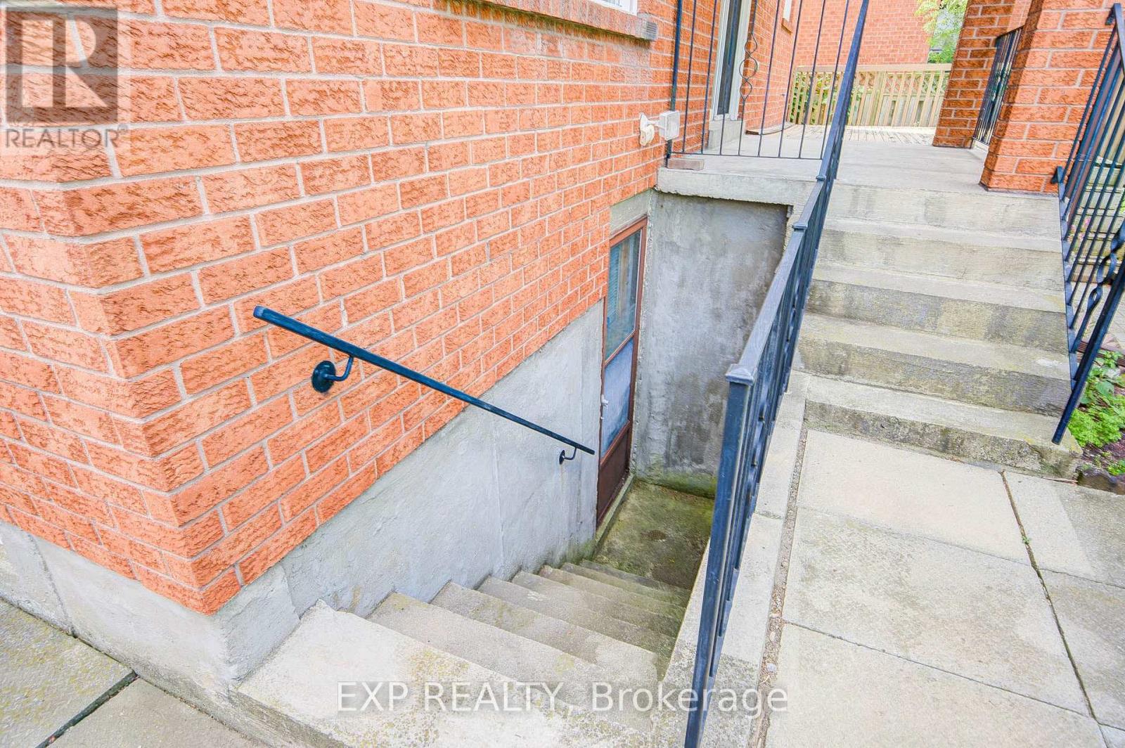 46 EDEN AVENUE - 34