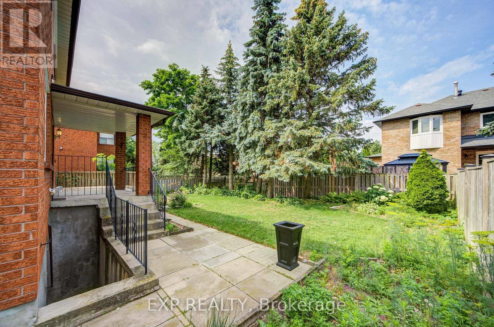 46 EDEN AVENUE - 37