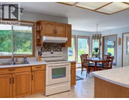 Kitchen - 7797 16th Street, Grand Forks, BC V0H1H0 Photo 19