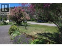 Primary Bedroom - 7797 16th Street, Grand Forks, BC V0H1H0 Photo 9
