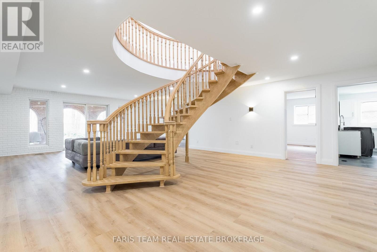 58 WOODCREST ROAD - 27