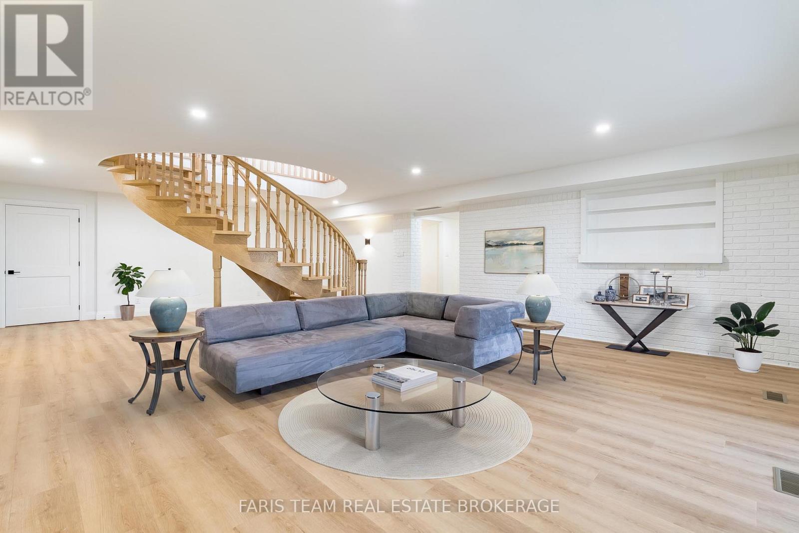 58 WOODCREST ROAD - 28