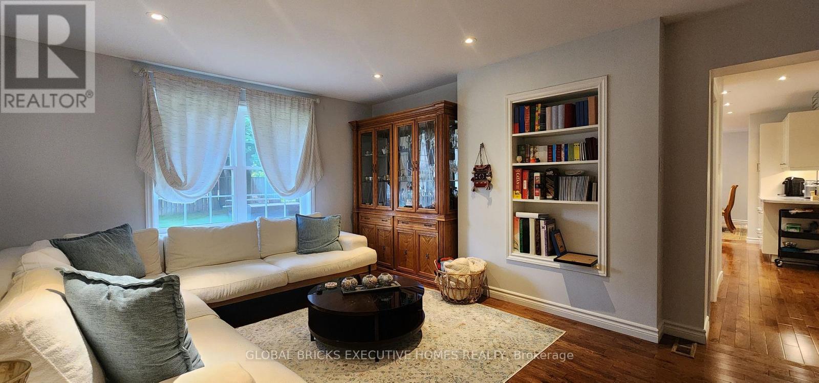 23 WHITEFRIARS DRIVE - 13
