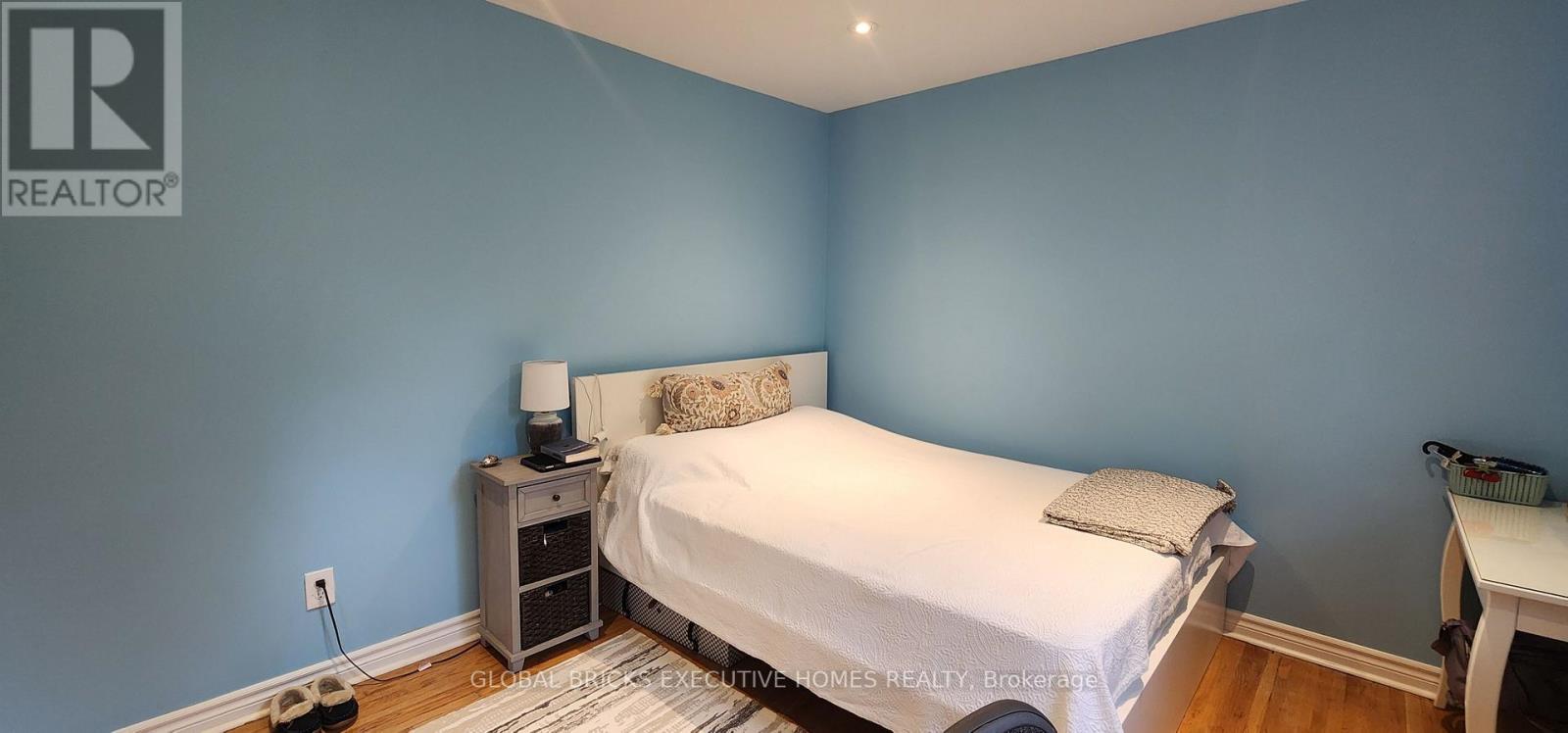 23 WHITEFRIARS DRIVE - 20