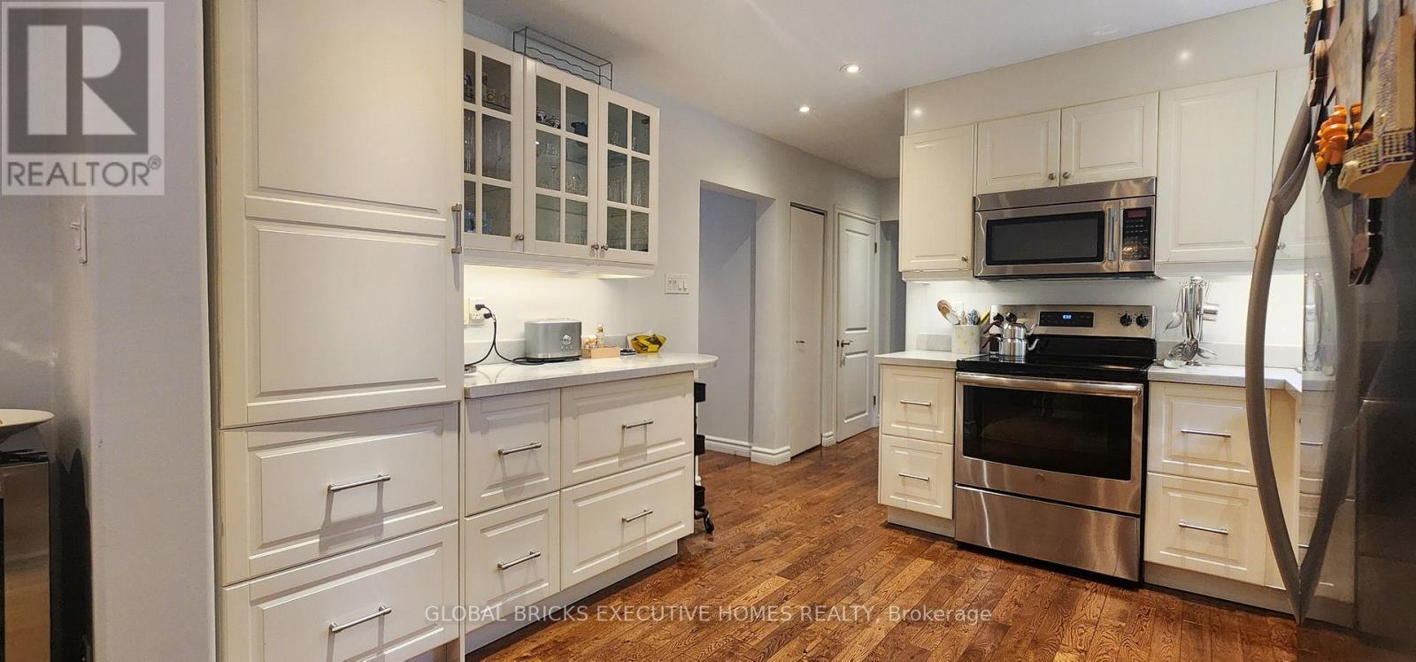 23 WHITEFRIARS DRIVE - 5