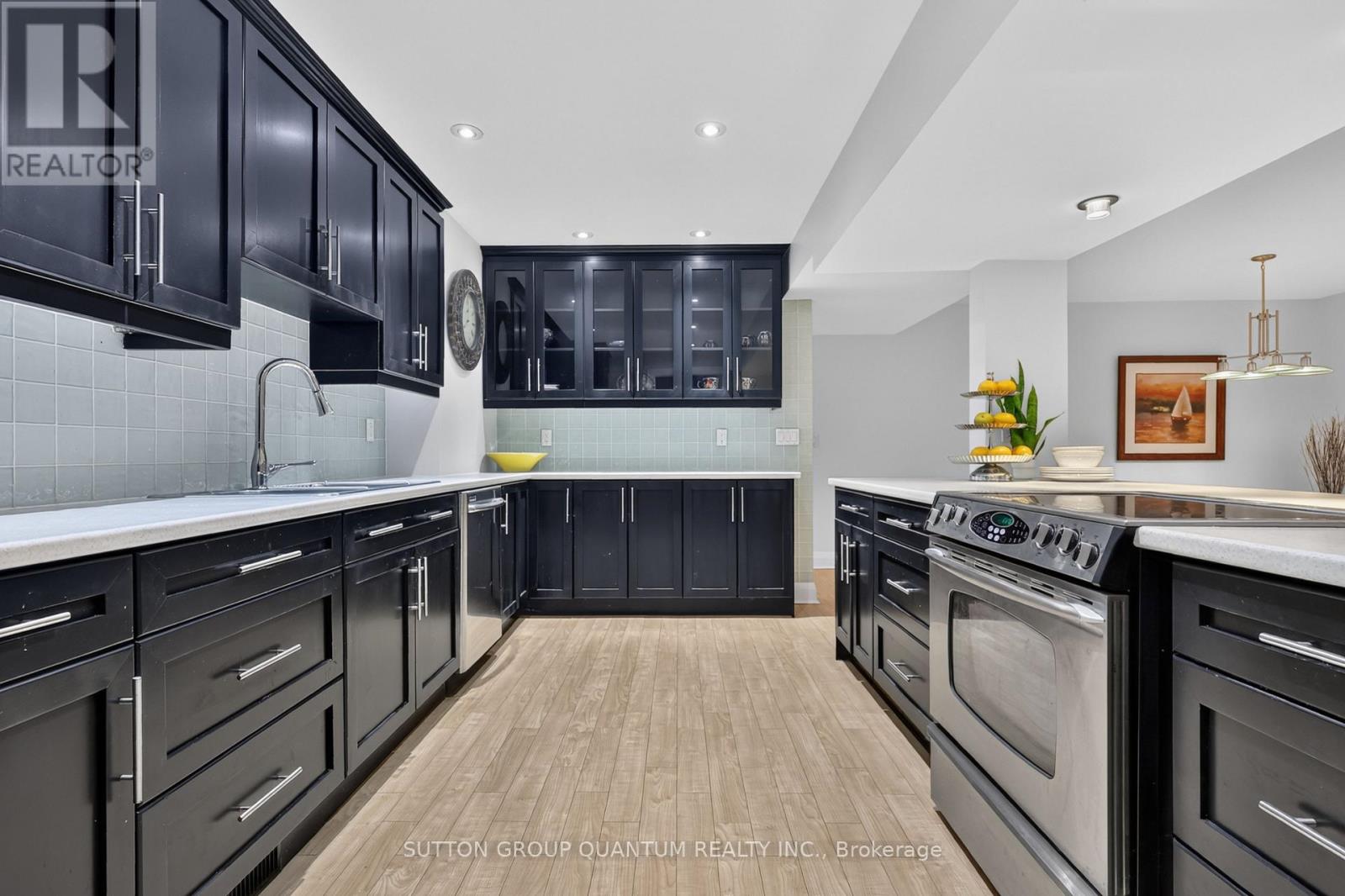 2233 ONEIDA CRESCENT - 21