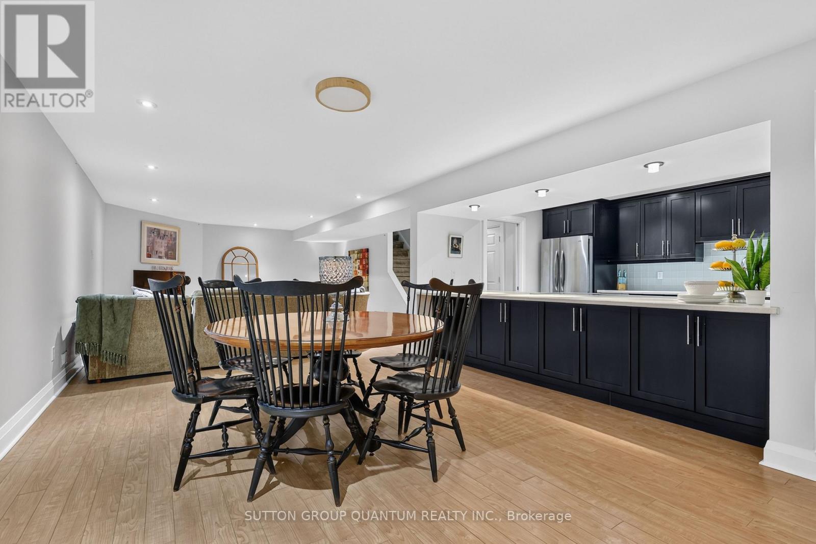 2233 ONEIDA CRESCENT - 23