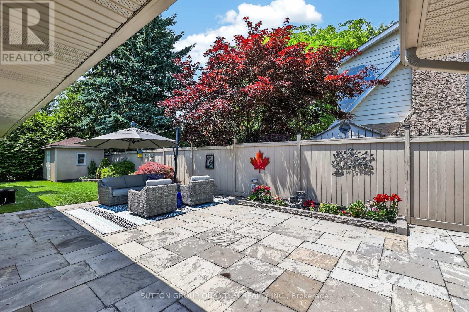 2233 ONEIDA CRESCENT - 28